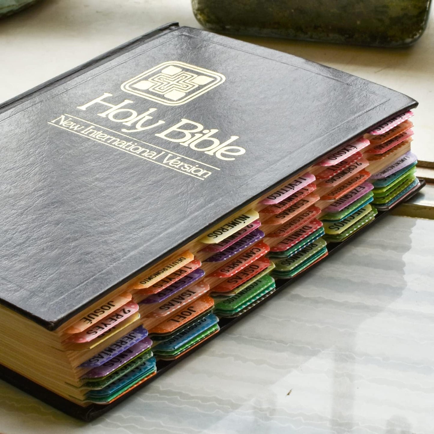 Spanish Bible Tabs Floral Matte – 122pcs Old & New Testament Index Stickers for Bible Journaling